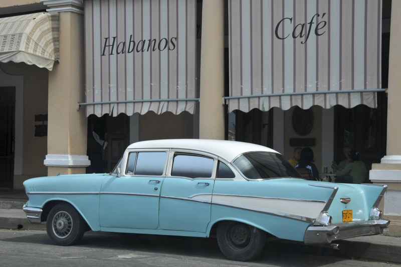 Illustration for article titled Even More Old Cars Down On The Cuban Street